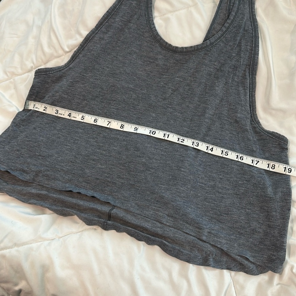 Lululemon Tank 6/8?
